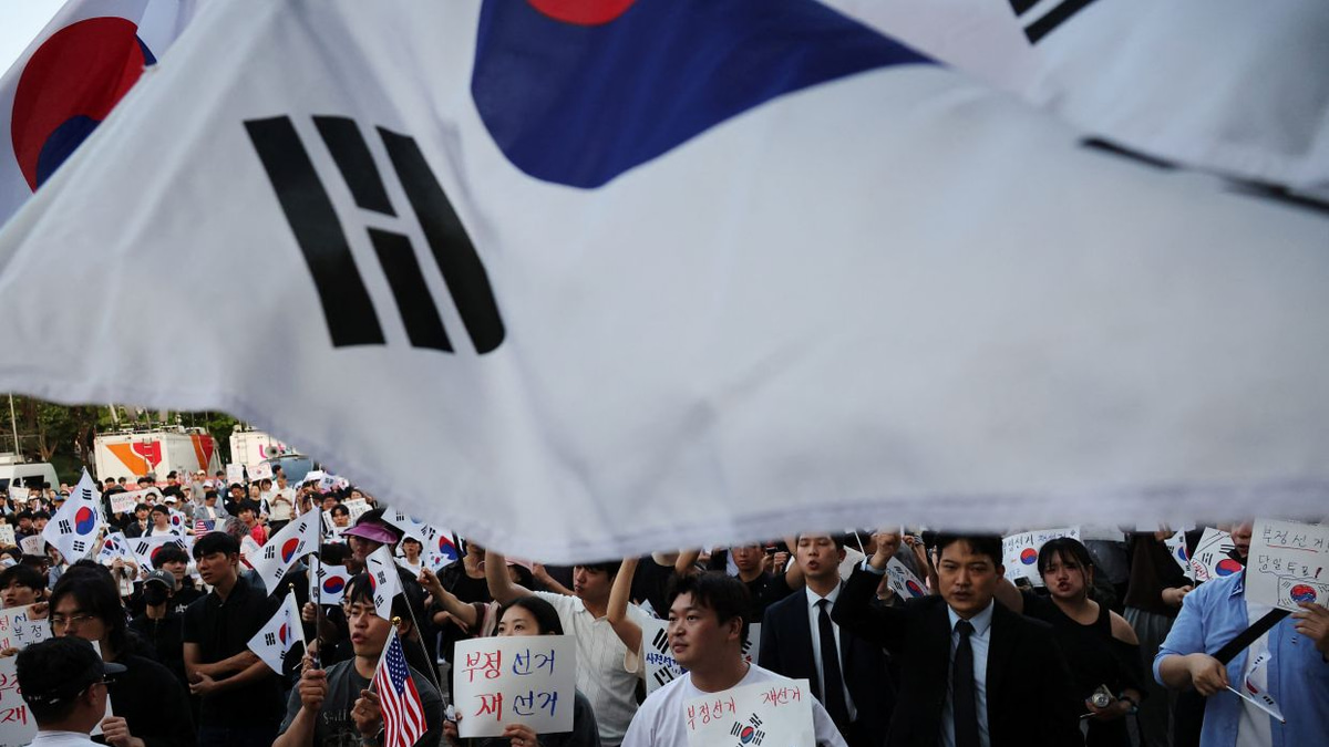 South Korean President Lee Urges Restraint in Election Protest While Dismissing Rigging Allegations