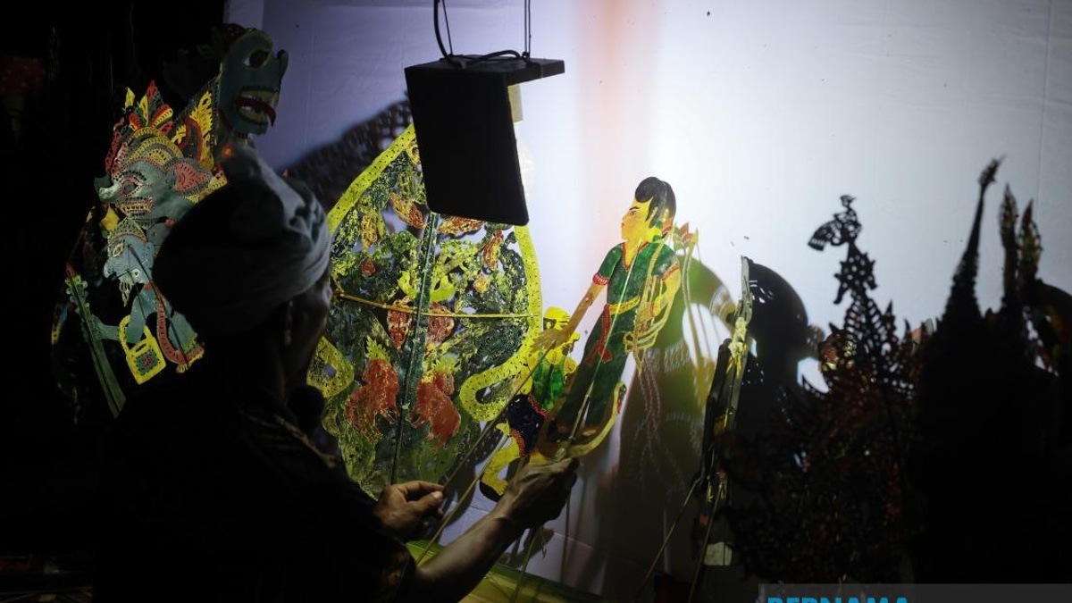Permit Barriers and Generational Gap Threaten Kelantan's Wayang Kulit Legacy