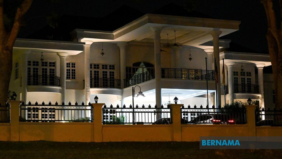 Zahid Leads BN-PN Coalition Delegation to Meet Negeri Sembilan Ruler After Election Victory