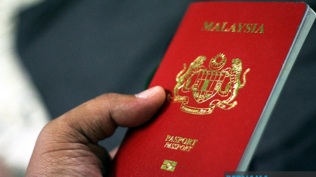 PM Anwar to Unveil Enhanced Malaysian Passport With 94 Security Features