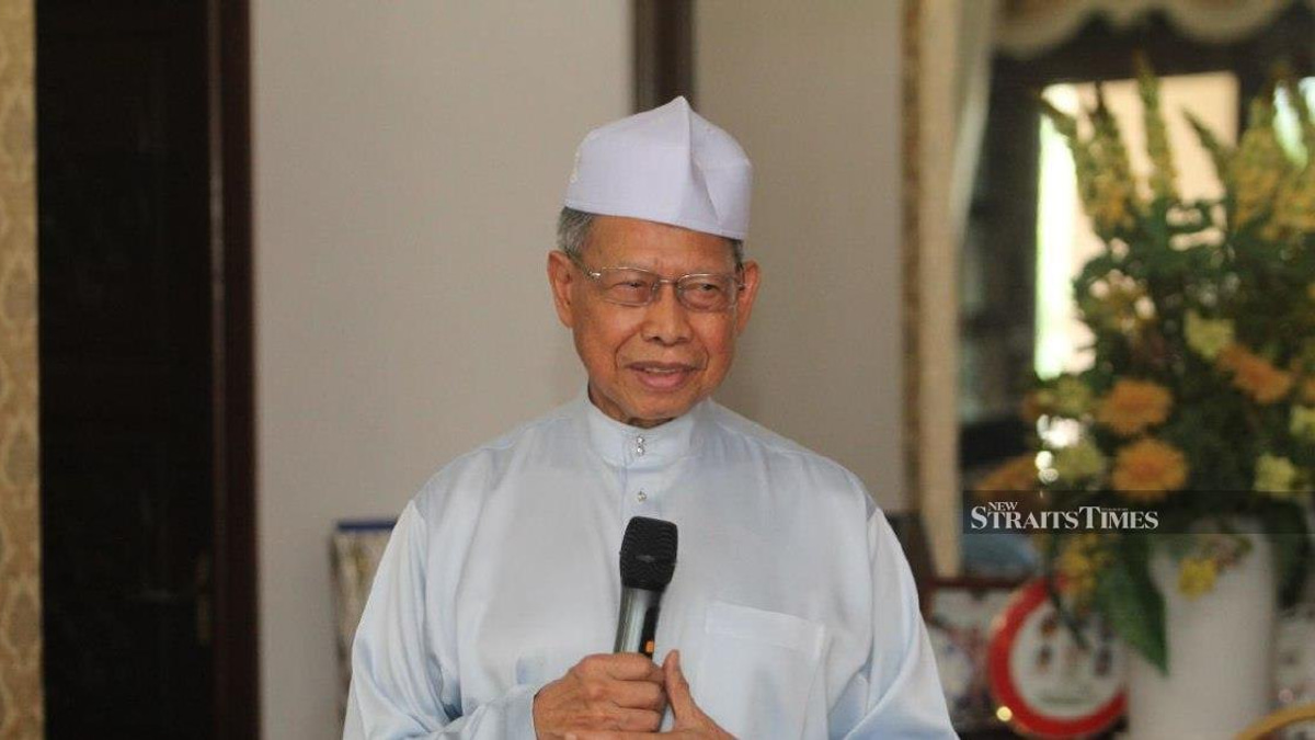 Former Jeli MP Mustapa Mohamed Abandons Electoral Plans, Cites Health Concerns