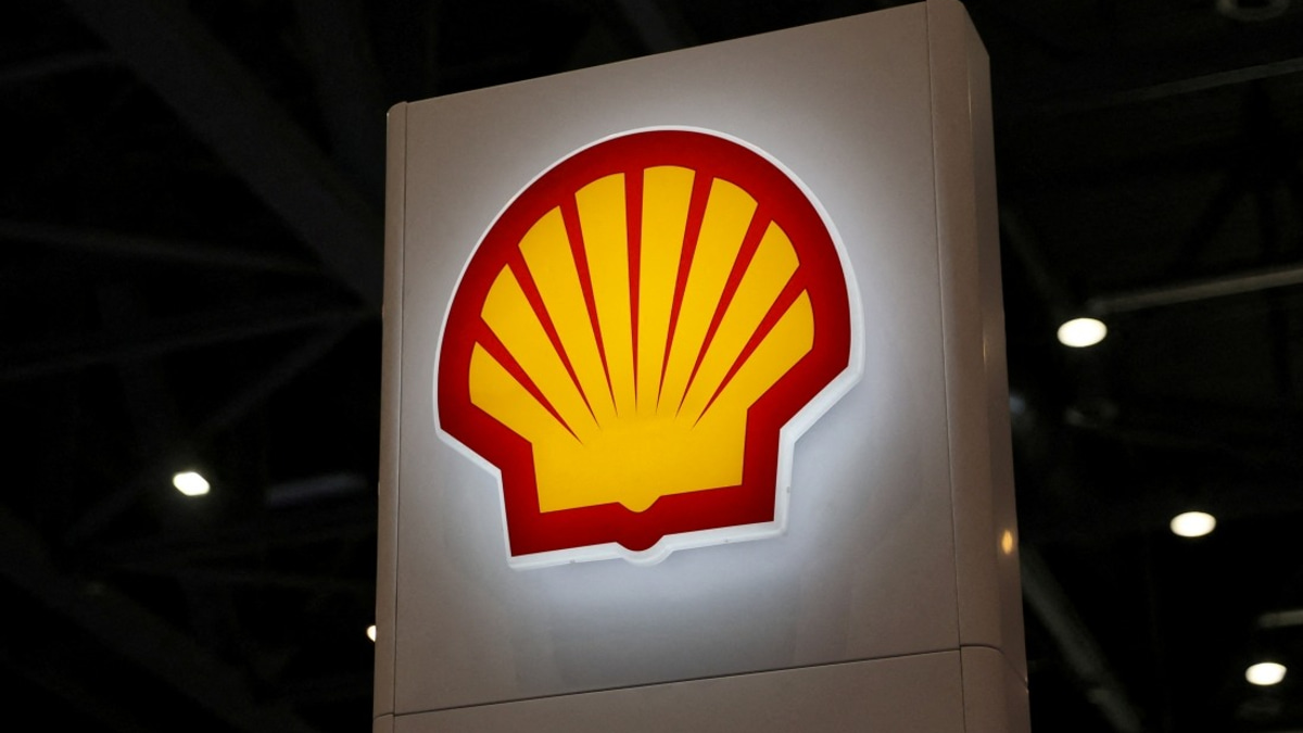 Shell's Earnings Surge 70% as Oil Traders Capitalise on Middle East Volatility