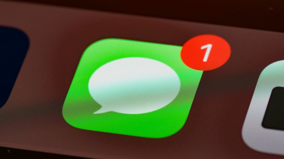 ChatGPT Gains Access to iMessage, Intensifying Privacy Debate with Apple