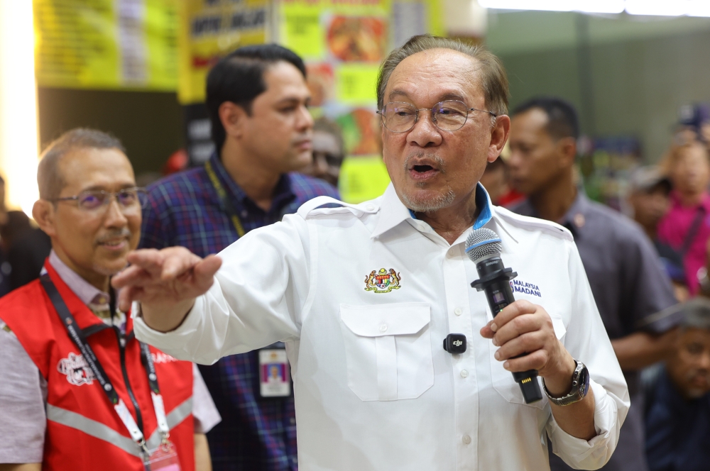 Anwar Intensifies Negeri Sembilan Campaign Sprint Ahead of State Election