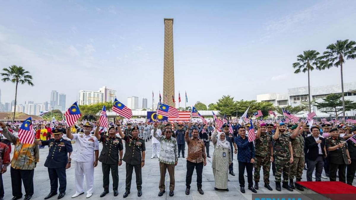Keep National Day Celebrations Free From Political Divisions, Says Defence Minister