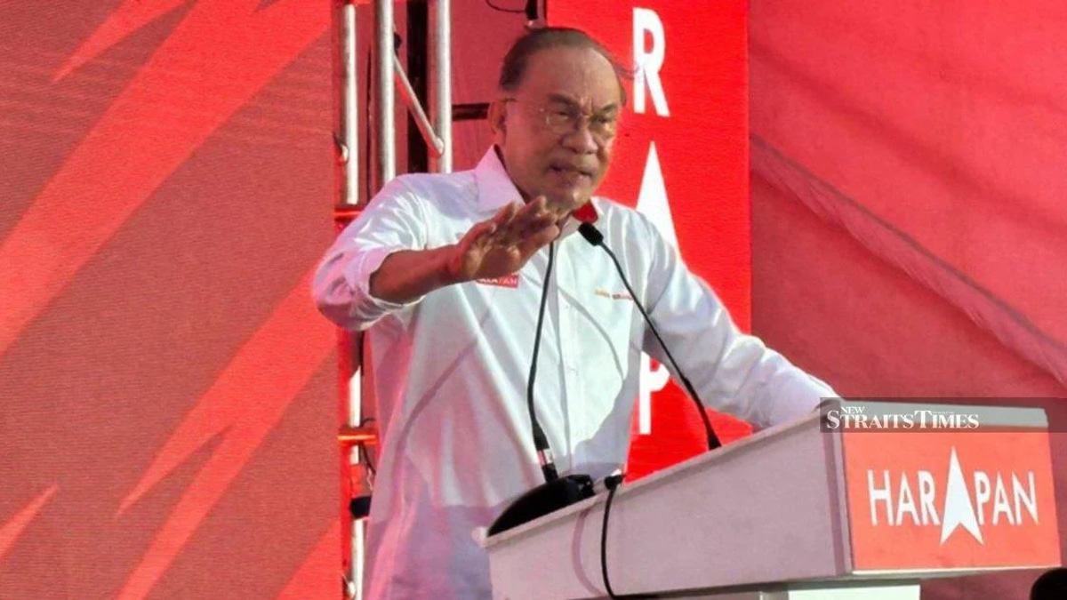 Focus on unity and hard work, Anwar tells Pakatan Harapan machinery ahead of Johor push