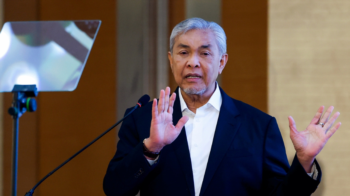 Respect Palace Protocols, Zahid Urges Parties to Steer Clear of 3R Issues in Negri Sembilan Race
