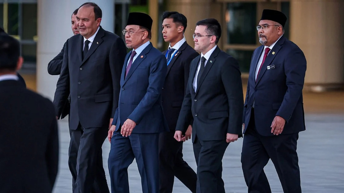 Anwar to Deepen Malaysia-Turkmenistan Relations Through High-Level Talks