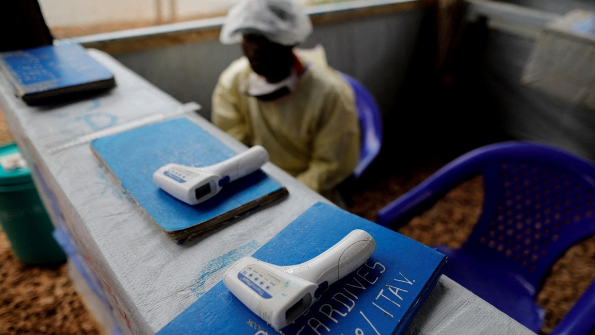 French Doctor Who Contracted Ebola in Congo Returns Home After Recovery