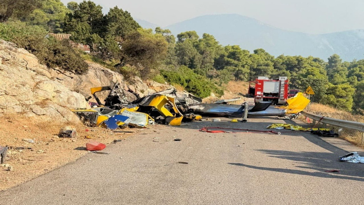 Two Killed as Firefighting Helicopters Collide Over Greek Wildfire Zone