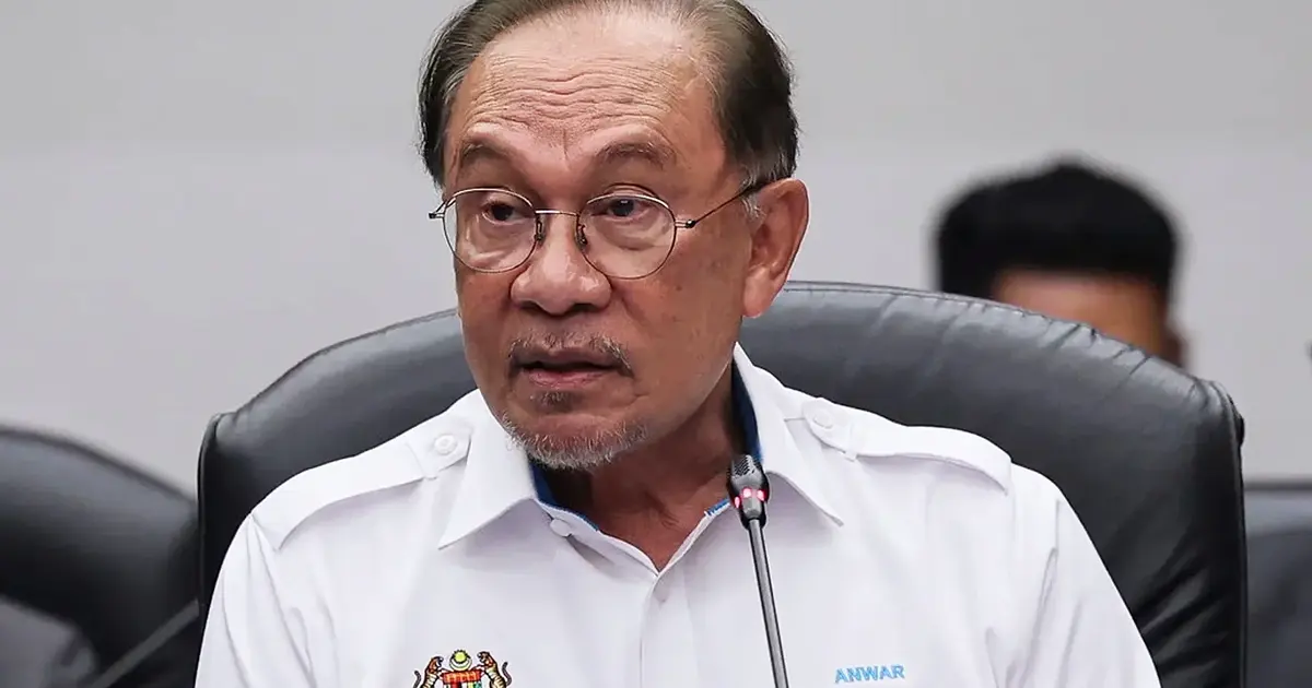 Anwar Deflects Criticism, Urges Opposition to Focus on Tabung Haji Royal Commission Findings