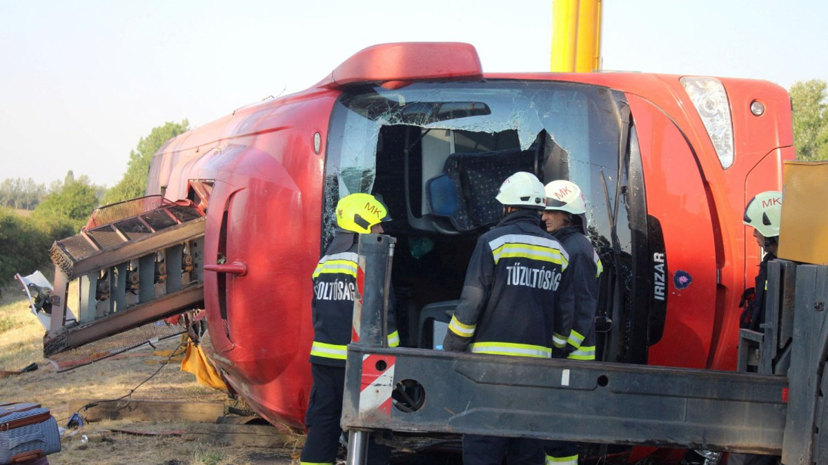 Dozen dead as Polish bus overturns on Hungarian motorway