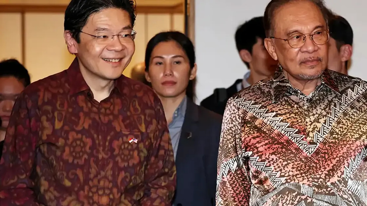 Anwar Dismisses Suggestions of Singapore PM Contact Over Johor Election Voting