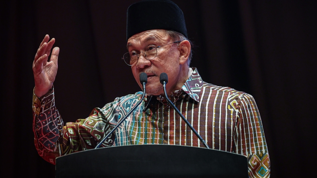 PM Anwar Warns Against Unchecked Technology, Urges Moral Foundation in Digital Era