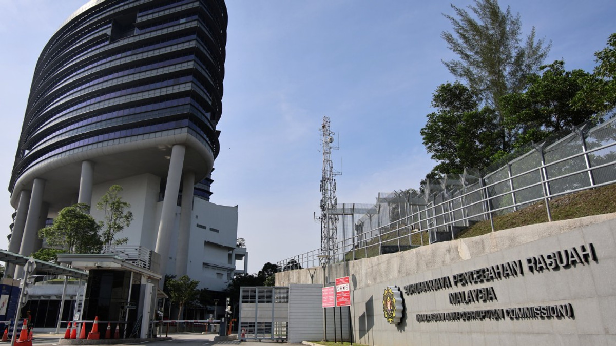 Alam Maritim CEO freed from MACC custody after remand period
