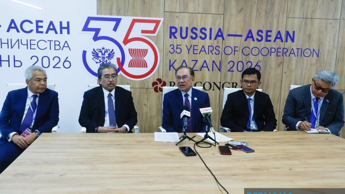 Malaysia Should Fast-track Visa-free Travel and Direct Flights with Russia, Anwar Says