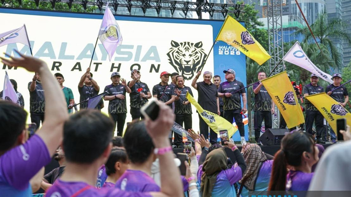 Ahmad Zahid Launches Malaysia Marathon 2026, Flagging Off 10,000 Fun Runners at KLCC