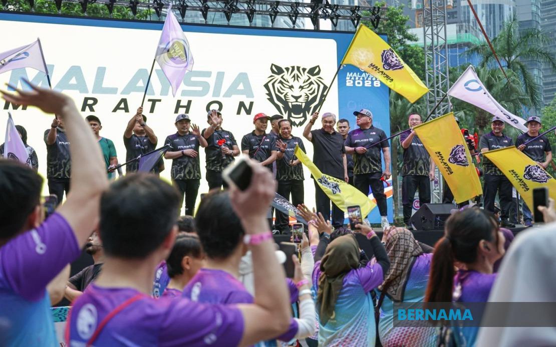 Ahmad Zahid Launches Malaysia Marathon 2026, Flagging Off 10,000 Fun Runners at KLCC