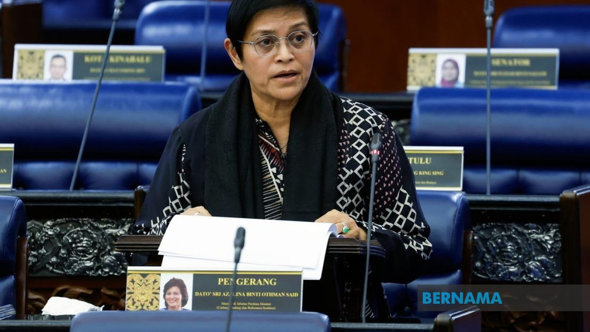 Government Open to Royal Commission on 'Corporate Mafia' If Evidence Warrants It, Says Azalina