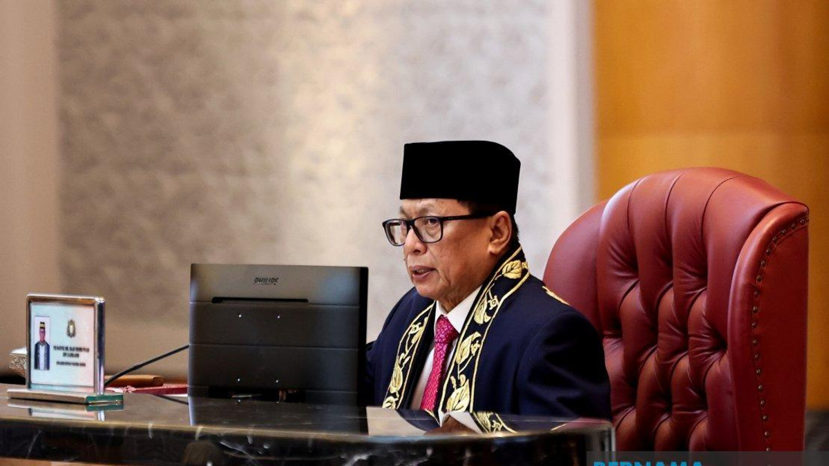 Johor Speaker Mohd Puad Steps Back From Rengit Seat, Makes Room for Younger Candidates