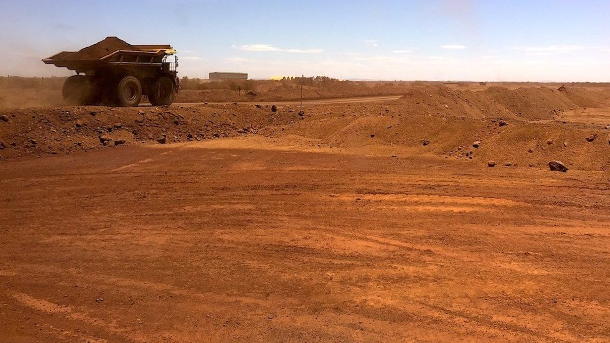Australian Scientists Discover Vast Natural Hydrogen Deposits in Iron Ore Reserves