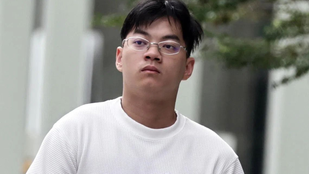 Former Singapore PR fined S$9,000 for fleeing national service obligations