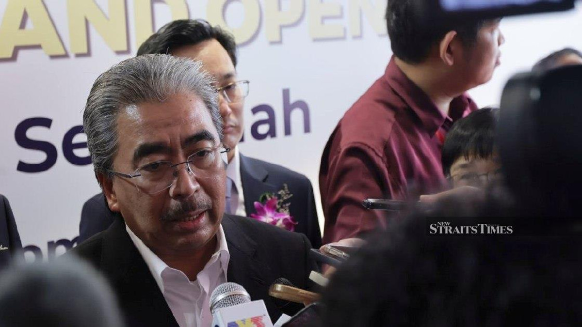 Johari pins hopes on voter appeal of BN manifesto as campaign heats up
