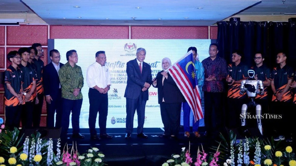 Zahid to Meet Nga Following Housing Minister's Resignation Pledge After BN's Johor Victory