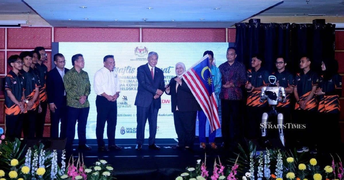 Zahid to Meet Nga Following Housing Minister's Resignation Pledge After BN's Johor Victory