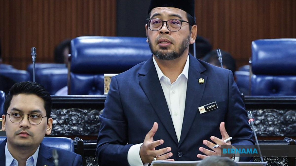 Minister Zulkifli Exposes Tabung Haji's Financial Deception Through Mak Cik Senah Analogy