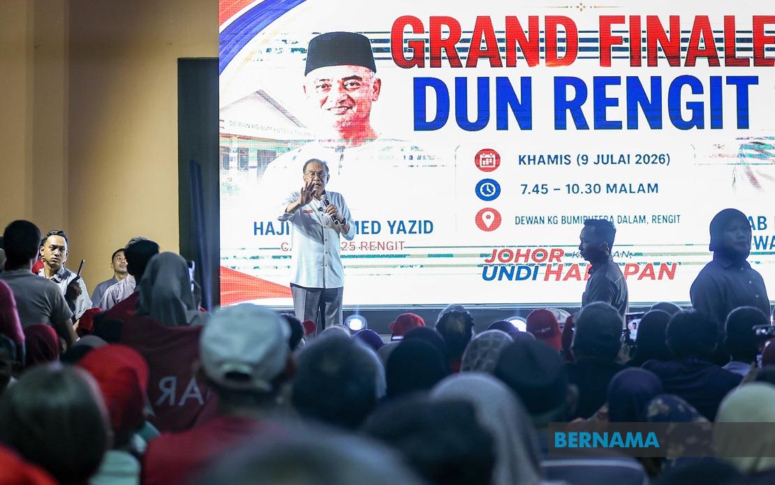 Anwar pledges to fix Rengit's healthcare and water crisis ahead of Johor polls