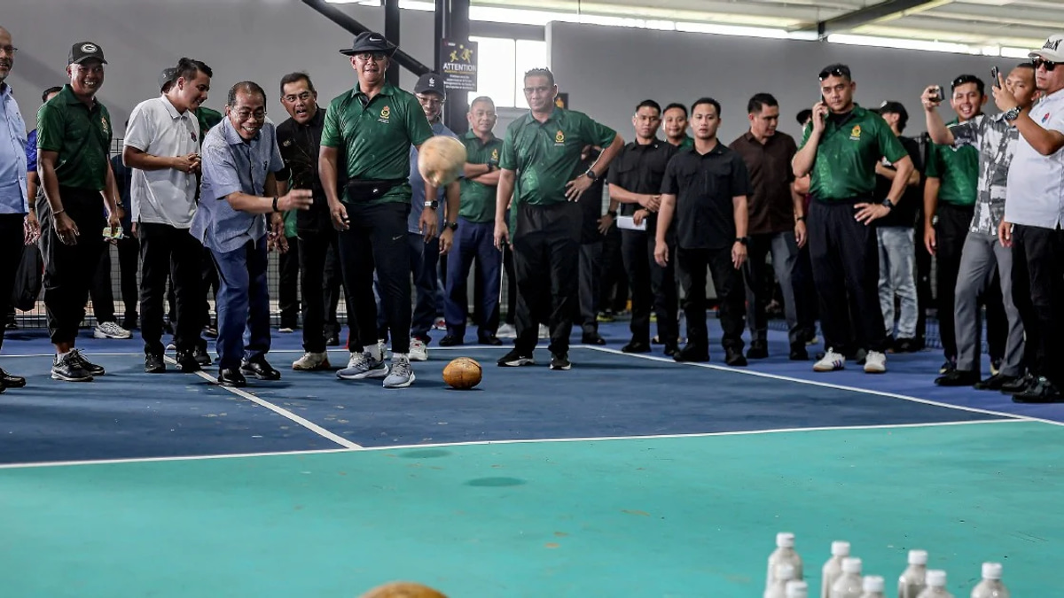 BN's Strategy for Johor Victory: Combining Seasoned Leadership with New Talent, Says Khaled