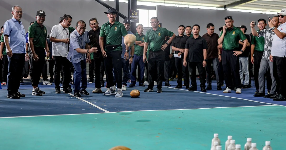 BN's Strategy for Johor Victory: Combining Seasoned Leadership with New Talent, Says Khaled