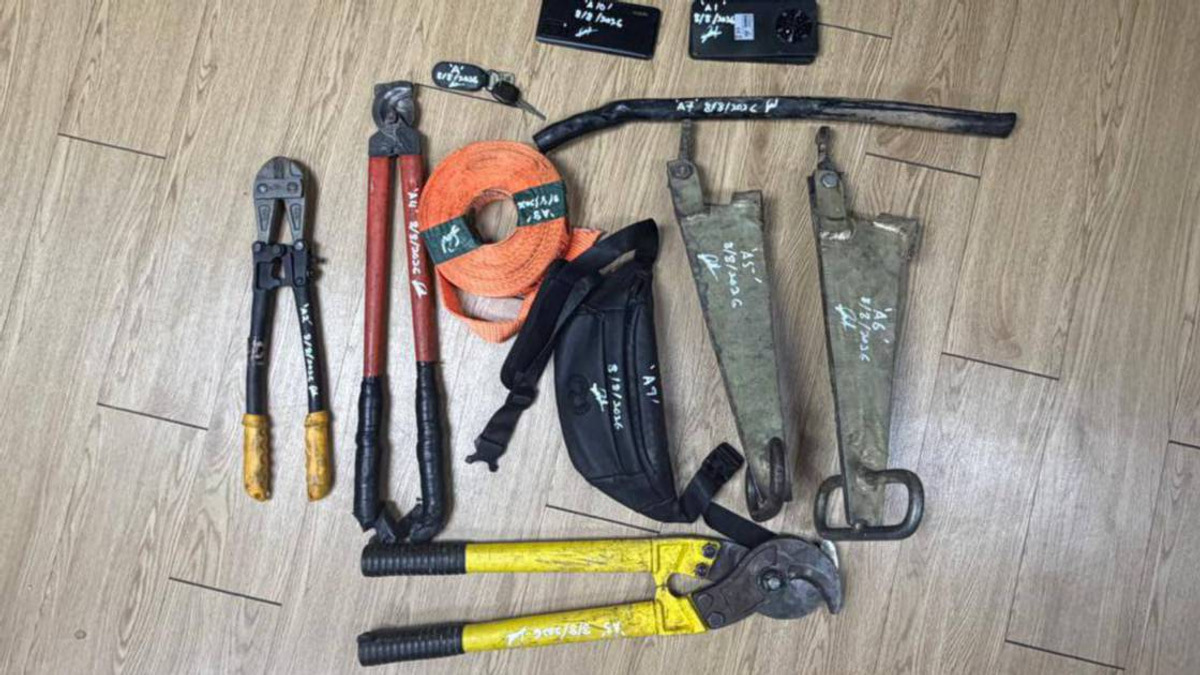 Cable theft suspect apprehended after high-speed 50km pursuit ends in Jasin crash