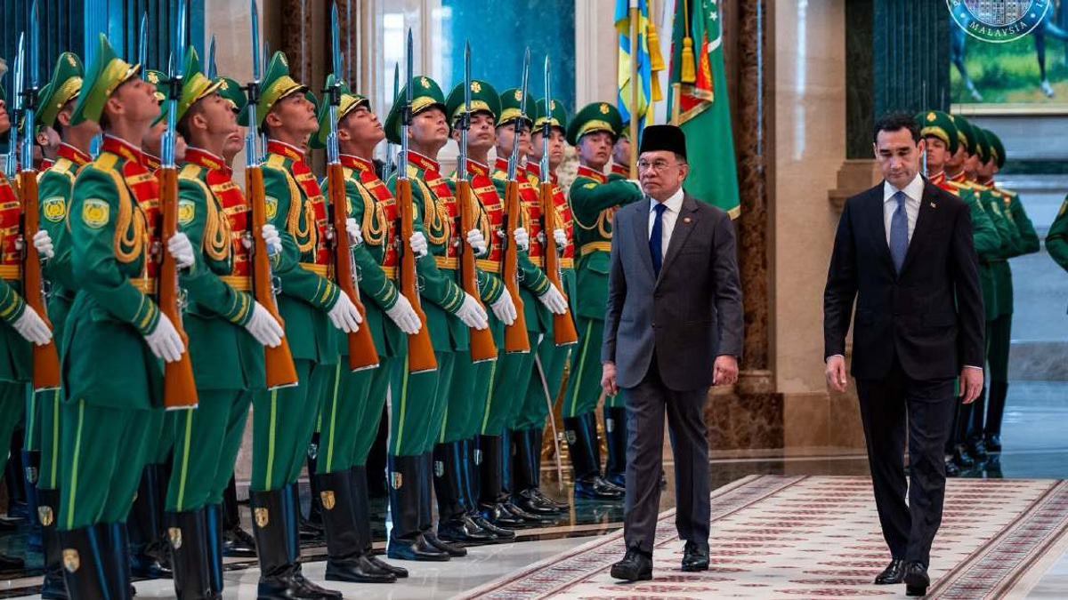 Anwar Receives Official State Welcome in Turkmenistan on Historic Inaugural Visit
