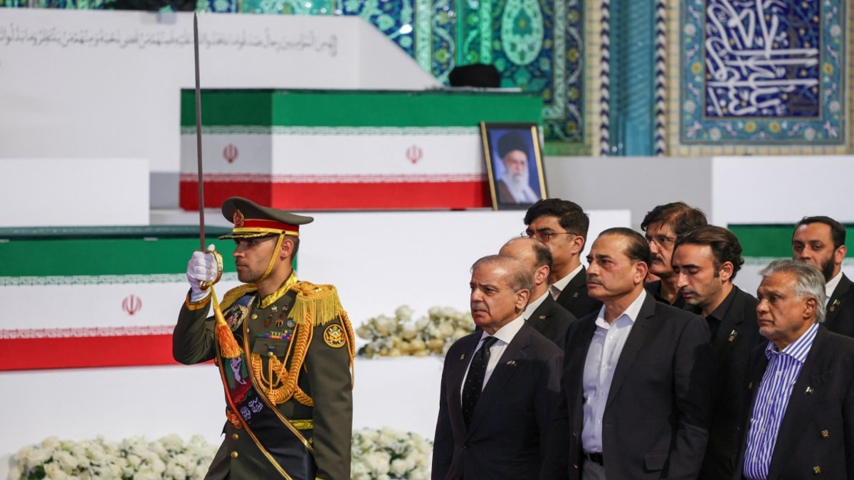 Pakistan's High-Level Delegation at Khamenei Funeral Strengthens Iran Ties