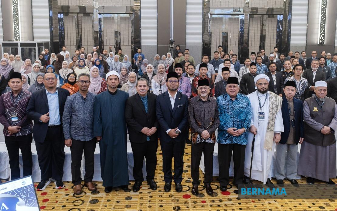 Islamic Social Finance Offers Path to Poverty Eradication, Says Zulkifli