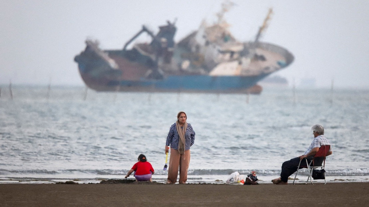 US Advises Citizens to Reconsider Staying in West Asia as Regional Tensions Spike