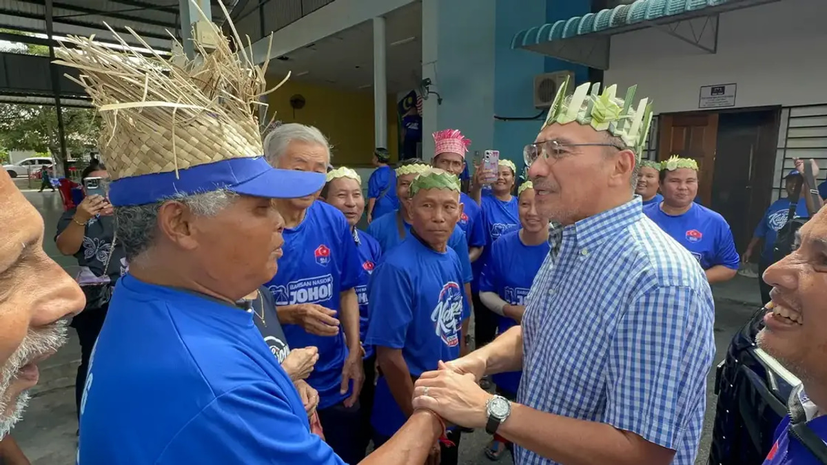 Focus on winning votes, not predictions, Hisham urges BN campaign workers