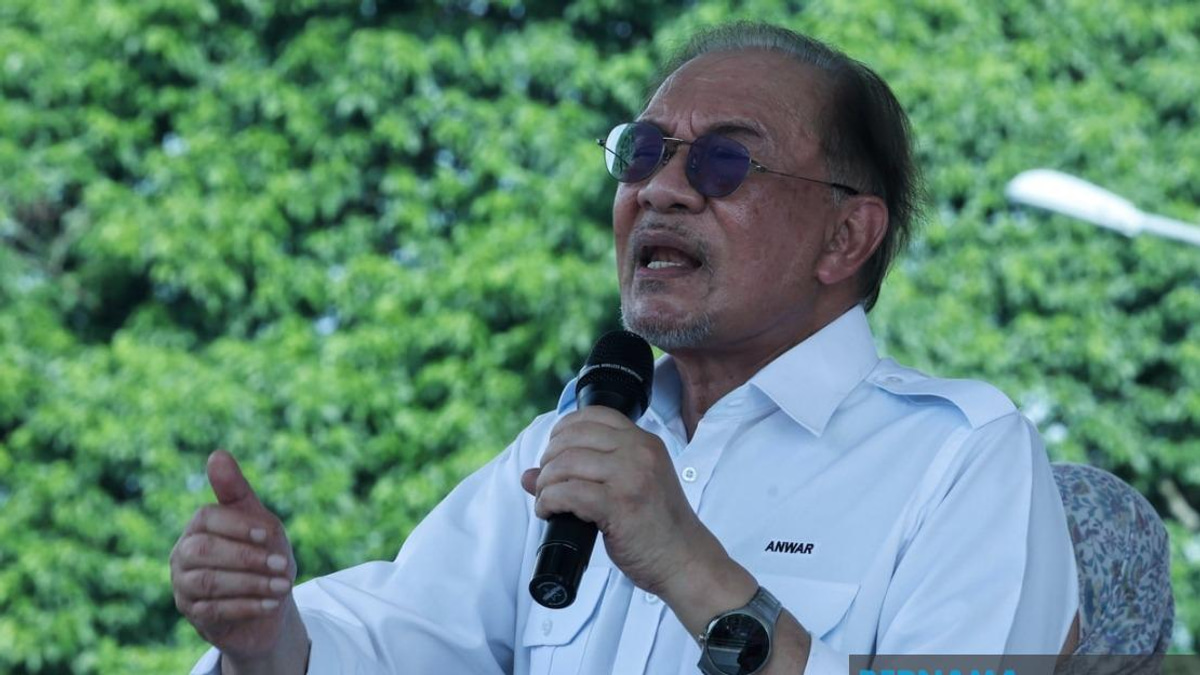 Anwar Reaffirms Government Push for Affordable Housing to Aid Civil Servants