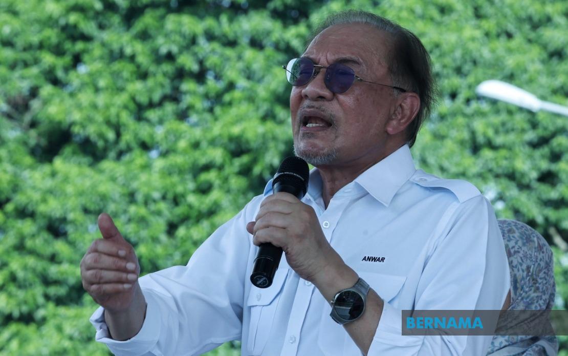 Anwar Reaffirms Government Push for Affordable Housing to Aid Civil Servants