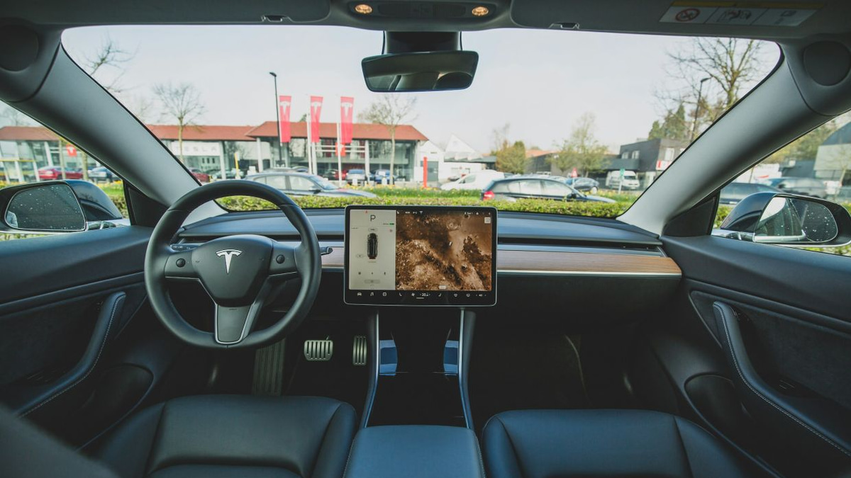 Tesla Quietly Settles Lawsuit Over Arizona Highway Fatality Involving Full Self-Driving System
