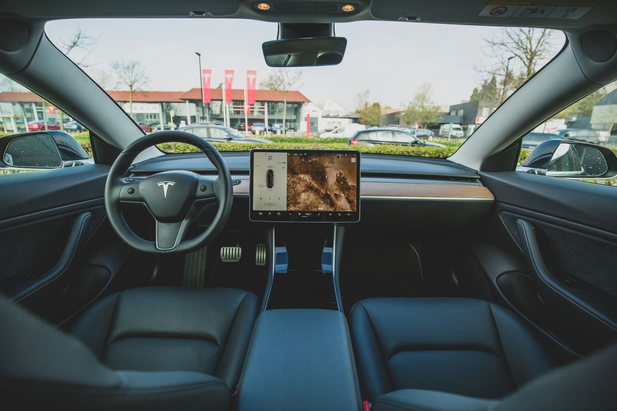 Tesla Quietly Settles Lawsuit Over Arizona Highway Fatality Involving Full Self-Driving System