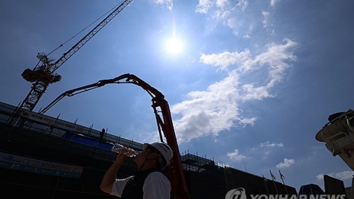 South Korea Swelters as Southeast Records Peak Temperatures During Intense Heat Wave