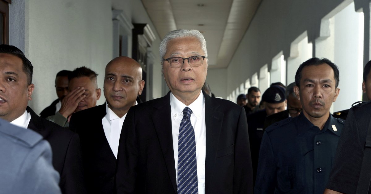 Former PM Ismail Sabri's Legal Team Questions 'Peculiar' Nature of Corruption Charge