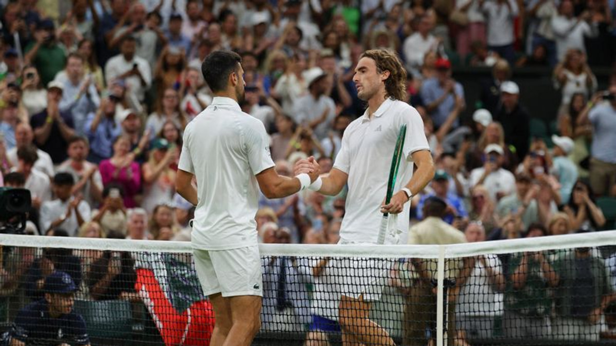 Djokovic Dominates Tsitsipas to Advance at Wimbledon, Eyes Record 25th Grand Slam