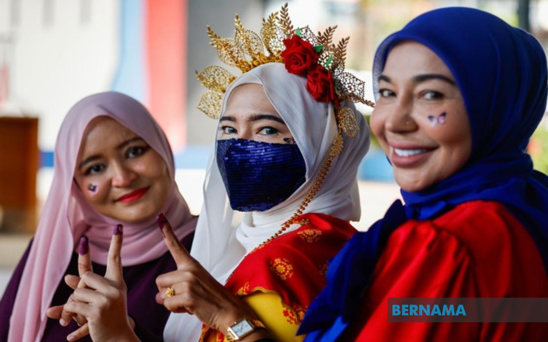 Sisters Make Patriotic Statement At Negeri Sembilan Polls With Jalur Gemilang Outfits