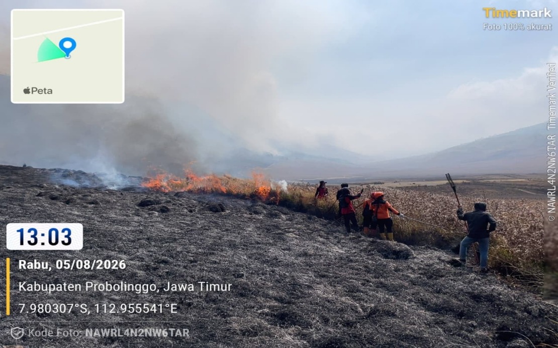 Indonesia Mobilises Helicopter Fleet As Mount Bromo Wildfire Engulfs 60 Hectares