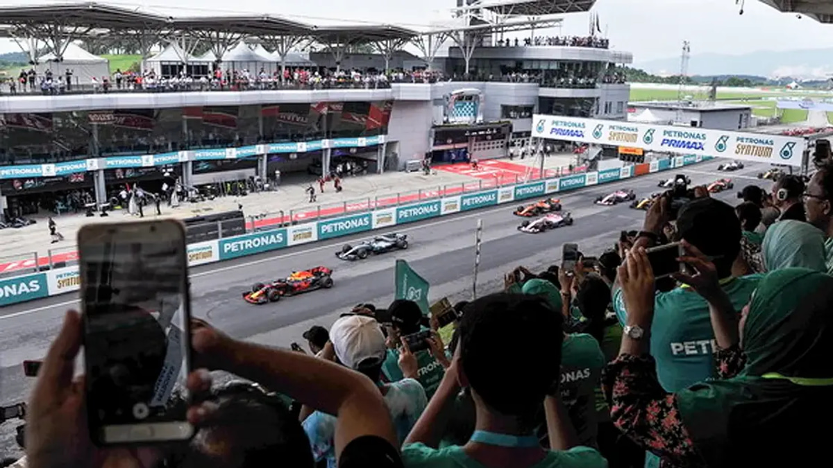 Malaysia can host F1 without massive spending, insists Anwar