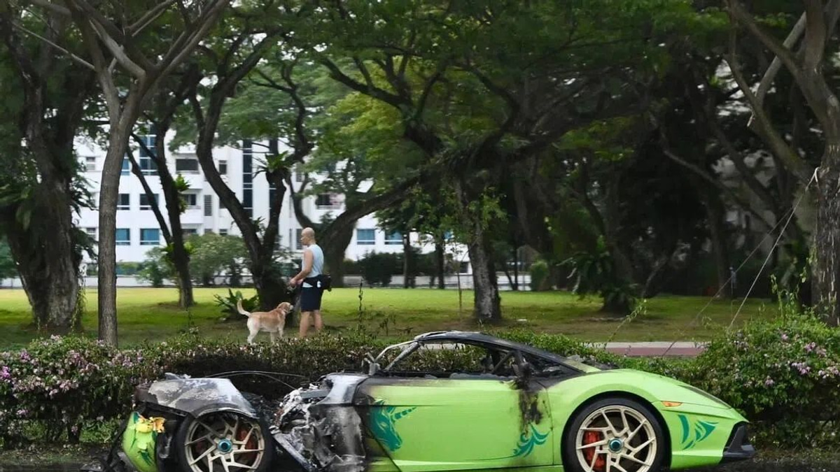 Sports car fire disrupts Singapore's East Coast Parkway, causes hours of congestion